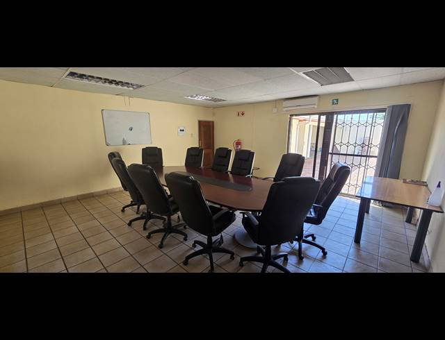 402M² OFFICE FOR SALE IN POLOKWANE CENTRAL